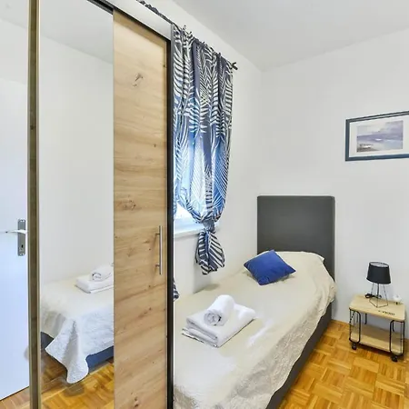 Nevera In Lägenhet Zadar